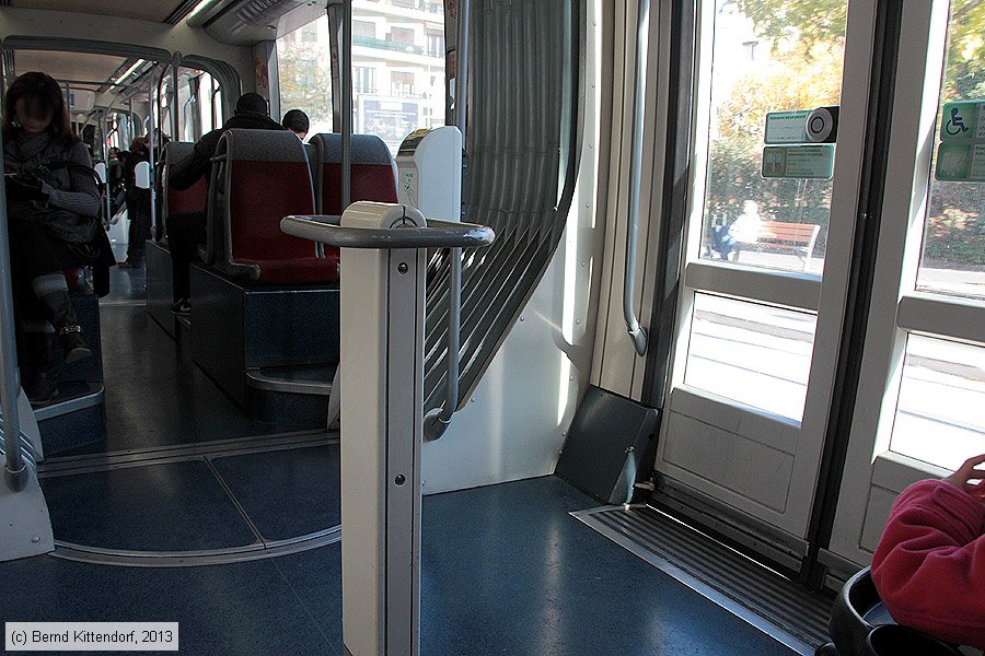 Straßenbahn Nice - 003 - Innenansicht
/ Bild: nice003_bk1312100132.jpg Straßenbahn Nice - 003 - Innenansicht
/ Bild: nice003_bk1312100132.jpg