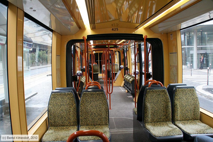 Straßenbahn Paris - 425 - Innenansicht
/ Bild: paris425_bk1001180153.jpg