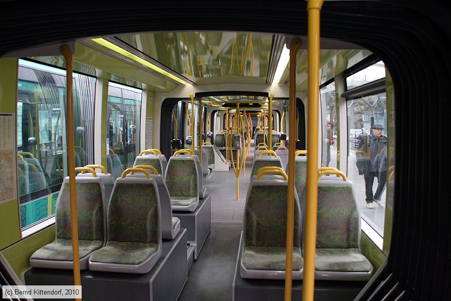 Stra&szlig;enbahn Paris - 318 - Innenansicht
/ Bild: paris318_bk1001180092.jpg