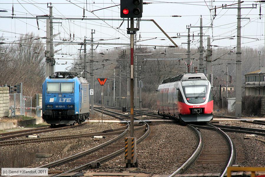 M&Aacute;V - 5342009-7
/ Bild: mav53420097_bk1103190145.jpg