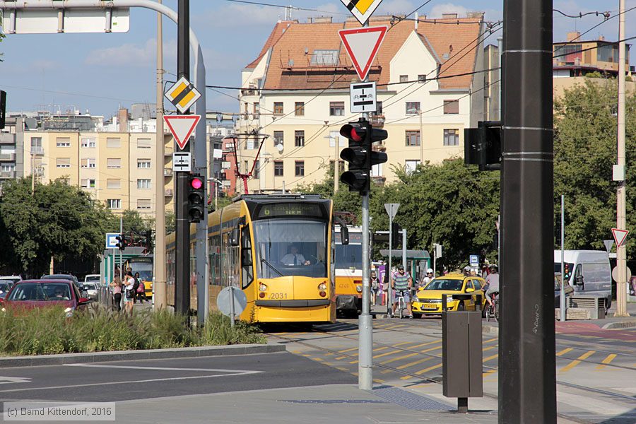 Budapest - Straßenbahn - 2031
/ Bild: budapest2031_bk1608310436.jpg