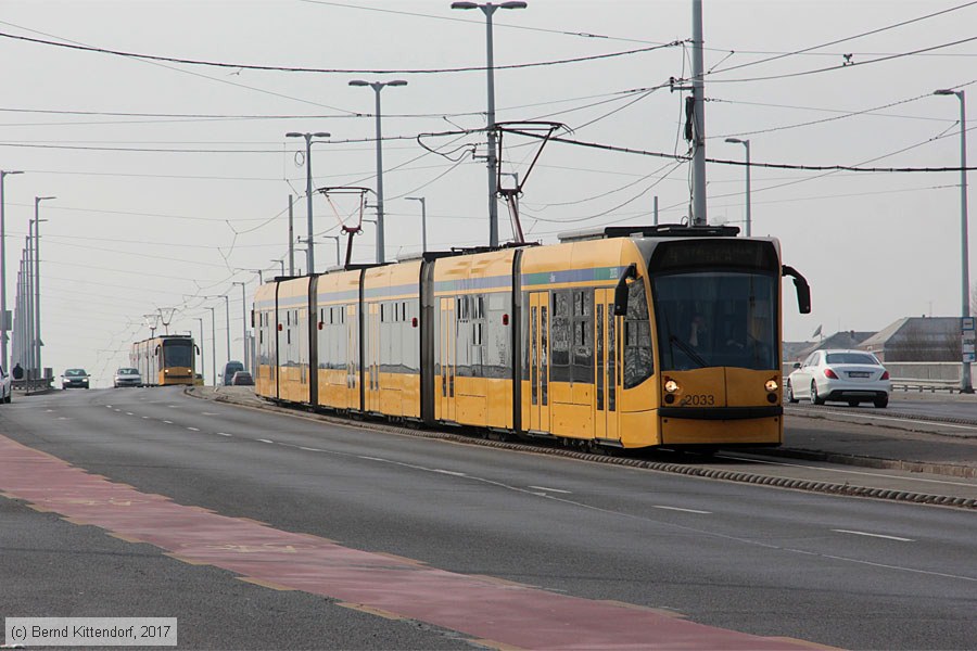 Budapest - Straßenbahn - 2033
/ Bild: budapest2033_bk1702270104.jpg
