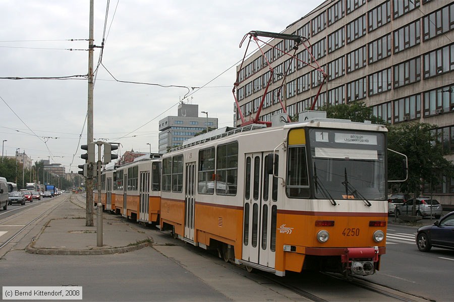 Budapest - Stra&szlig;enbahn - 4250
/ Bild: budapest4250_bk0809180160.jpg