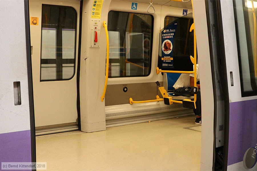 Metropolitana di Milano - 5507 - Innenansicht
/ Bild: milano5507_bk1808050297.jpg