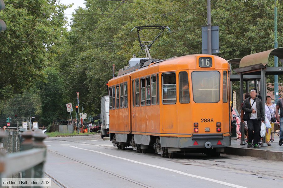 Straßenbahn Torino - 2888
/ Bild: torino2888_bk1908280253.jpg