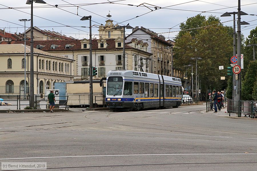 Straßenbahn Torino - 5009
/ Bild: torino5009_bk1908280254.jpg