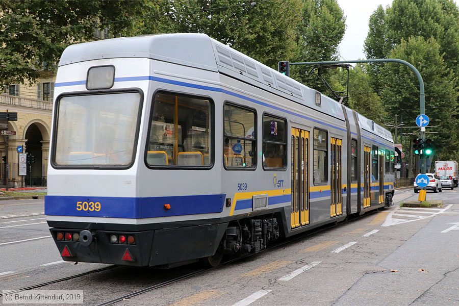 Straßenbahn Torino - 5039
/ Bild: torino5039_bk1908280122.jpg