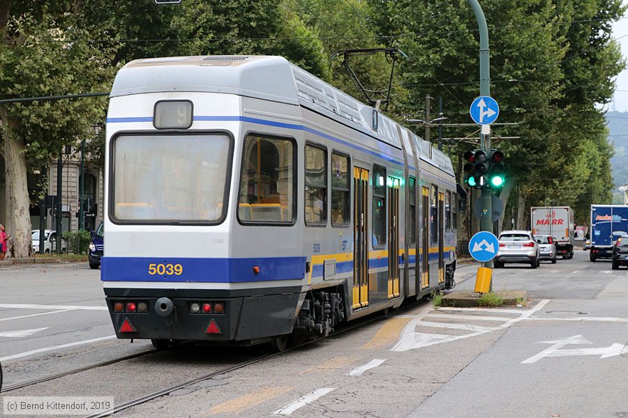 Straßenbahn Torino - 5039
/ Bild: torino5039_bk1908280123.jpg