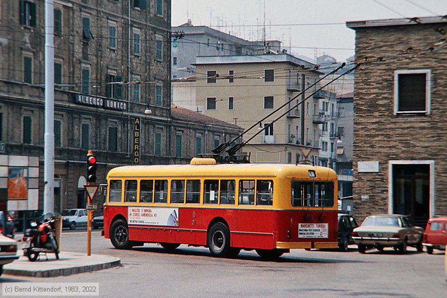 Filobus Ancona - 21
/ Bild: ancona21_ds076710.jpg