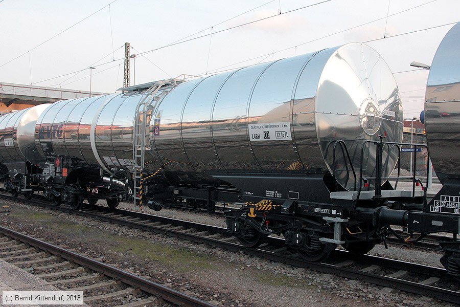 NL-VTGA - 37847932859-3
/ Bild: nlvtga378479328593_bk1303140055.jpg