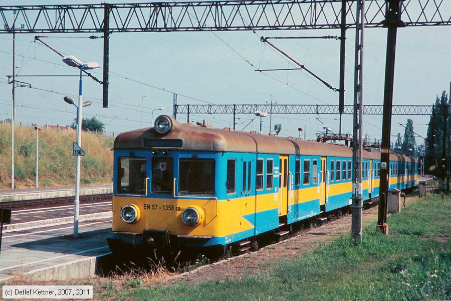PKP - EN57-1358ra
/ Bild: pkpen571358ra_dk154324.jpg