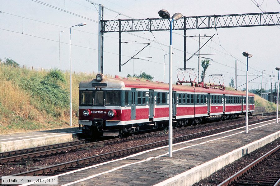 PKP - EN57-1523ra
/ Bild: pkpen571523ra_dk154325.jpg