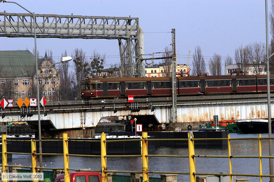 PKP - EN57-1538ra
/ Bild: pkpen571538ra_cw1003180428.jpg