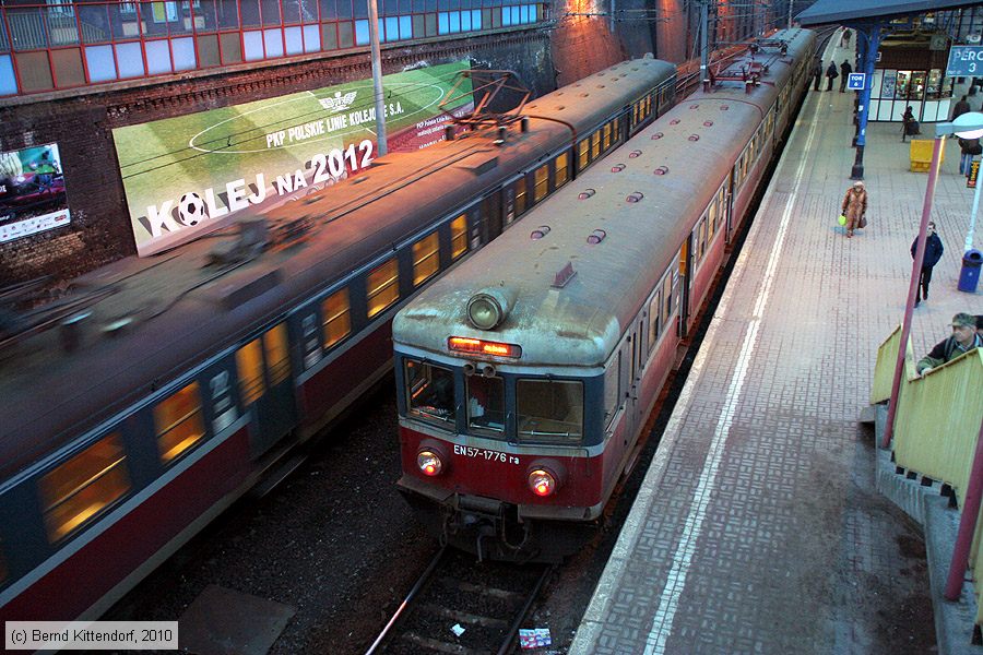 PKP - EN57-1776ra
/ Bild: pkpen571776ra_bk1003180812.jpg