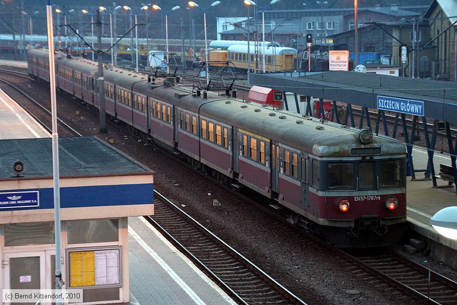 PKP - EN57-1787rb
/ Bild: pkpen571787rb_bk1003180814.jpg