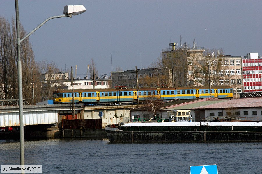 PKP - EN57-832
/ Bild: pkpen57832ra_cw1003180352.jpg