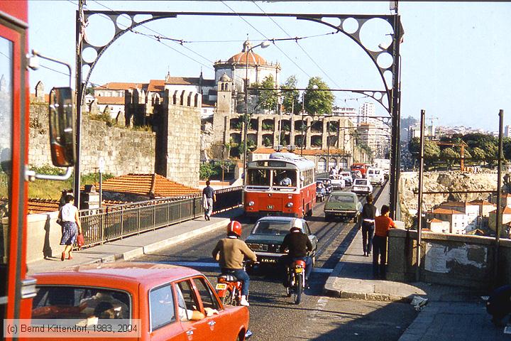 Oporto - Trolleybus - 46
/ Bild: porto46_ds078910.jpg