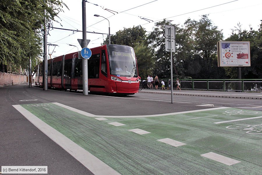 Straßenbahn Bratislava - 7527
/ Bild: bratislava7527_bk1609020302.jpg